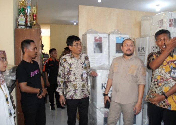 Pastikan Distribusi Logistik Pilkada 2024 Lancar, Pjs Bupati Pekalongan Pantau Gudang Logistik di Kecamatan 