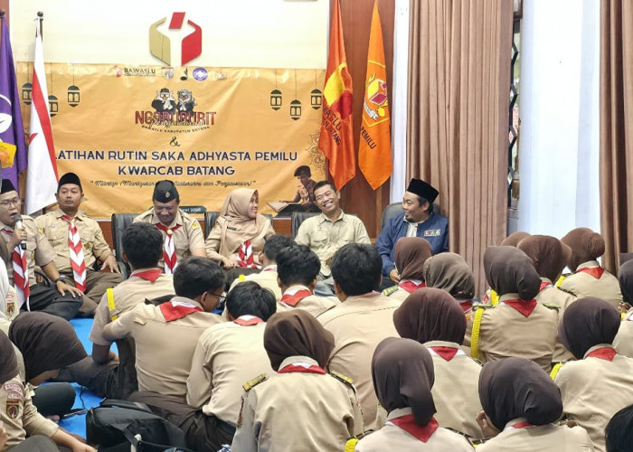 Ngabuburit Sambil Belajar Kepemiluan, Bawaslu Batang Latih Saka Adhyasta Pemilu Jadi Kader Pengawasan