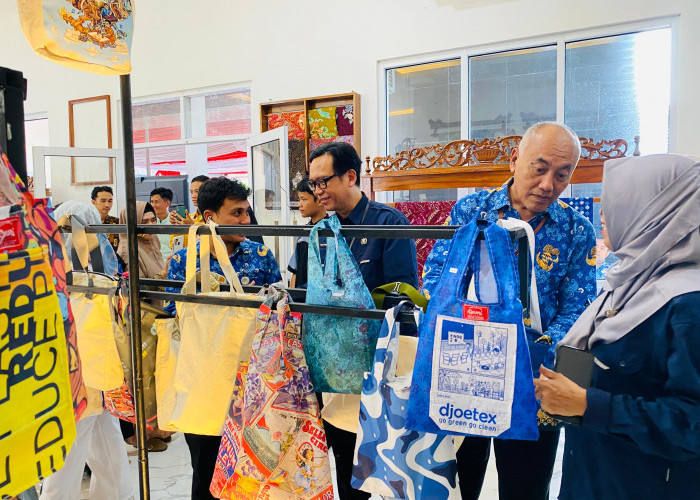 Siap Ciptakan Lapangan Kerja, Siswa SMKN 3 Pekalongan Luncurkan Lini Produk Kriya Mandiri