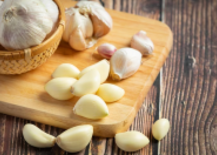 Turunkan Kolesterol Hingga Atasi Impotensi, Berikut Manfaat Bawang Putih Dimakan Mentah bagi Kesehatan