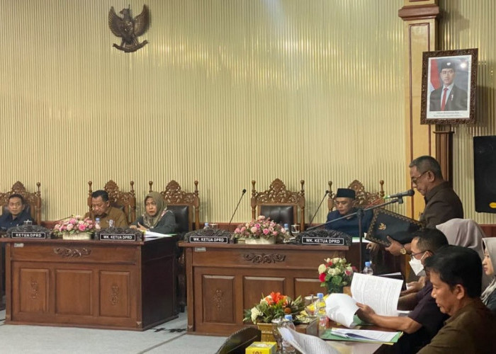 DPRD Batang Soroti Aset Kendaraan Dinas Mangkrak dan Berplat Luar Daerah