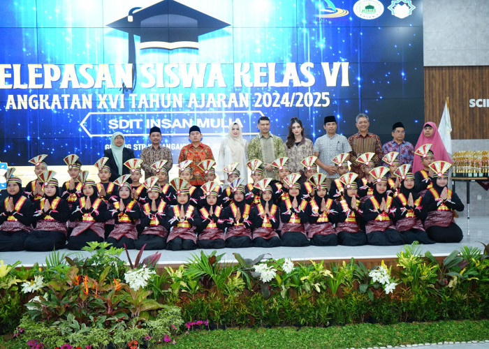 Hadiri Pelepasan Siswa SDIT Insan Mulia, Bupati Fadia Berpesan Agar Siswa Jaga Akhlak dan Nama Baik Sekolah