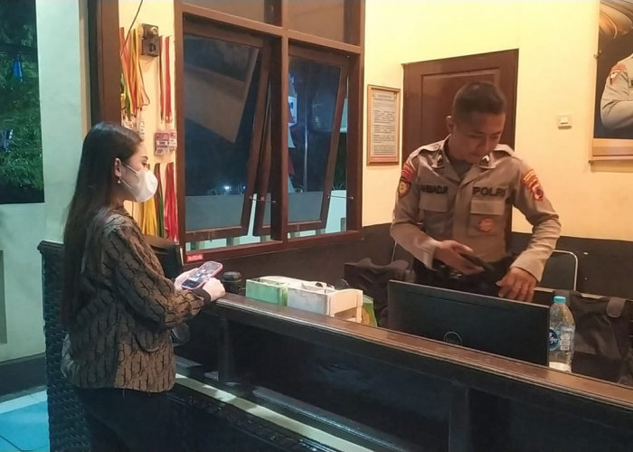 Diteror dengan Berita Bohong, Pedangdut Nana Akhirnya Buat Laporan ke Polisi