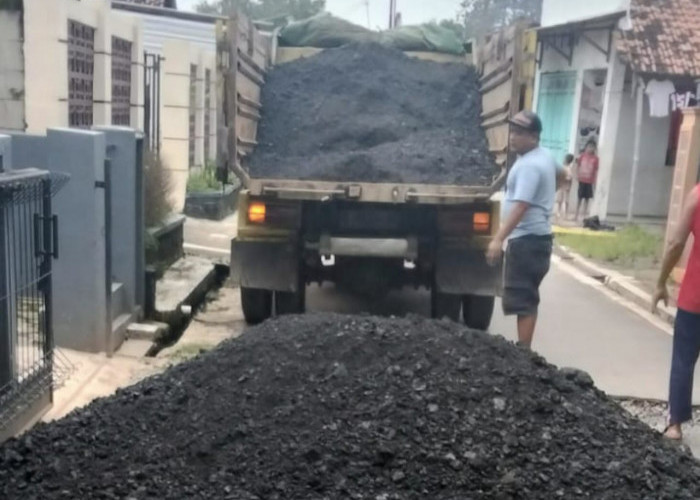 DPRD Dorong Penggunaan Aspal Bekas Pengerukan untuk Penanganan Sementara Jalan Rusak di Batang Jelang Mudik
