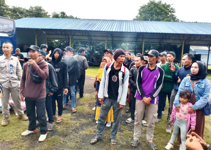 Pemprov Jateng Pulangkan 100 Warga Terdampak Banjir Sumatra