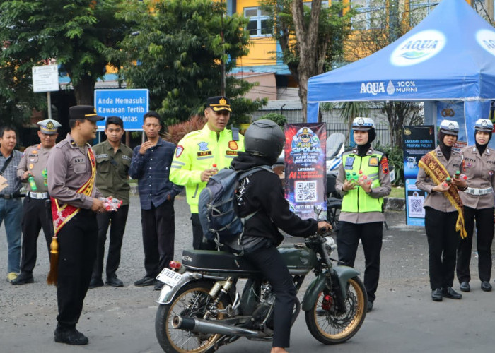 Mudik Seger! Cara Polres Pekalongan Kota Hilangkan Lelah Pemudik yang Melintas di Pantura