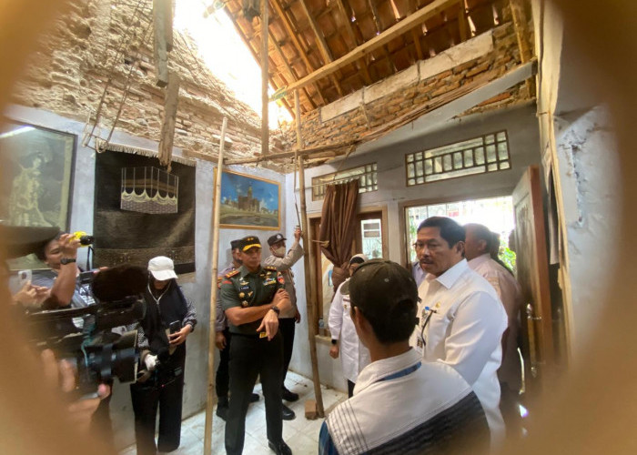 Tinjau Korban Gempa Batang, Pj Gubernur Jateng Minta Developer Perumahan Punya Sertifikasi Standart Bangunan