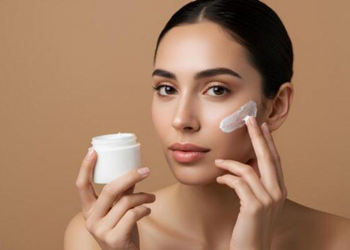 Top 5 Skincare yang Bagus untuk Mengencangkan Kulit Wajah yang Kendur Usia 40 Tahun 