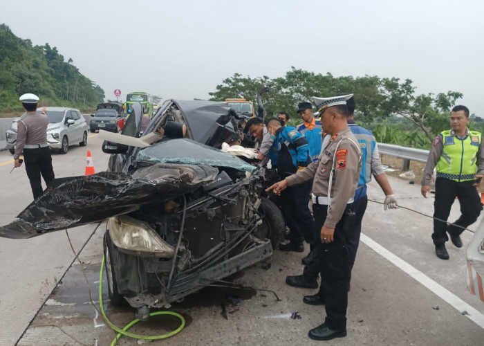3 Korban Meninggal Kecelakaan di Tol Batang-Semarang Merupakan Penumpang Toyota Innova, Sopir Selamat