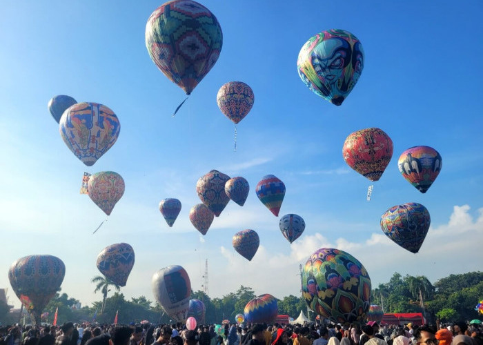 Festival Balon Udara Tambat di Pekalongan Mampu Turunkan Jumlah Penerbangan Balon Liar