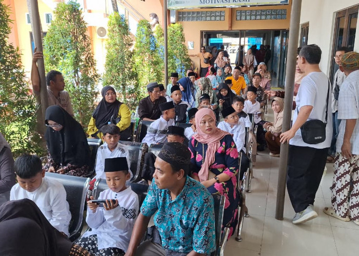 Puluhan Anak Ikuti Khitan Massal dalam Rangka Milad ke-113 Muhammadiyah di Kabupaten Pekalongan
