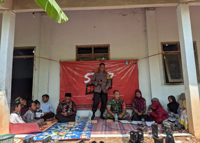 Wujudkan Sekolah Ramah Anak, Bhabinkamtibmas Desa Petukangan Sosialisasikan Stop Bullying di SDN 1 Petukangan 