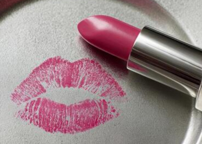 Top 4 Merk Lipstik untuk Bibir Kering dan Hitam yang Murah, Semuanya Dibawa 50 Ribu!