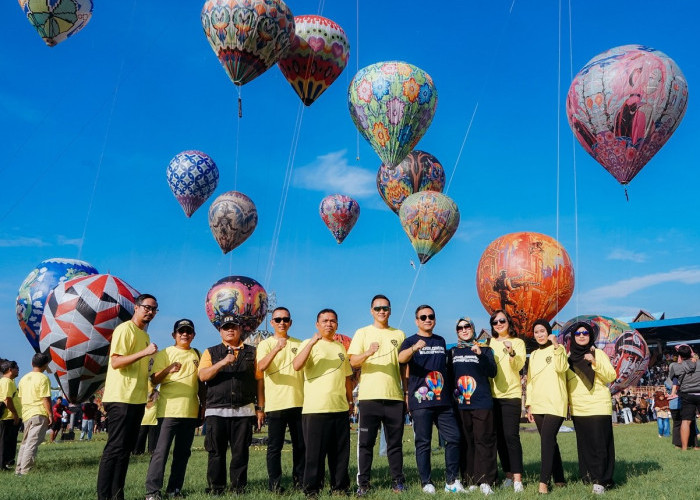 Spektakuler! Grand Final Festival Balon Pekalongan 2026 di Stadion Hoegeng Sedot Ribuan Penonton