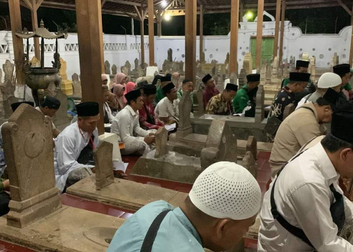 Ansor Karangjompo Pekalongan Adakan Wisata Religi ke Makam Para Wali dan Ulama di Cirebon dan Banten