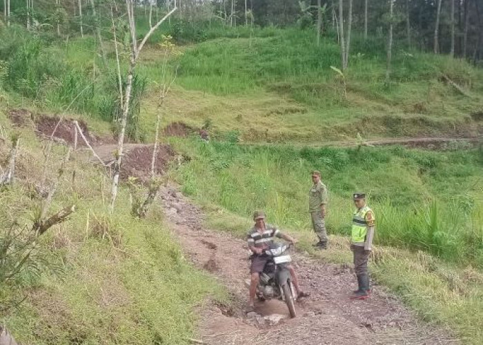 Akses Trajumas–Bodas Putus Akibat Tanah Gerak, Warga Harus Memutar Hingga Hampir Satu Jam