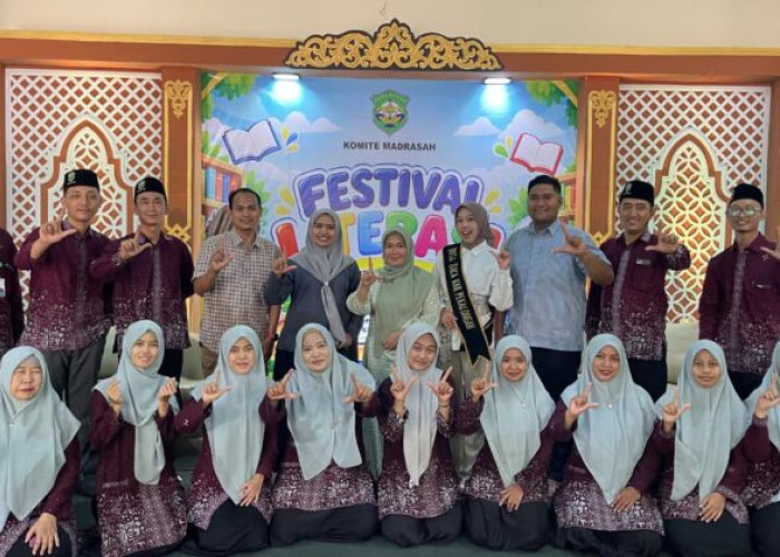 Festival Literasi MI Islamiyah Simbang Wetan, Siswa Unjuk Karya hingga Baca Puisi