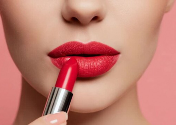 4 Lipstik untuk Bibir Kering dan Hitam yang Bagus dan Tahan Lama