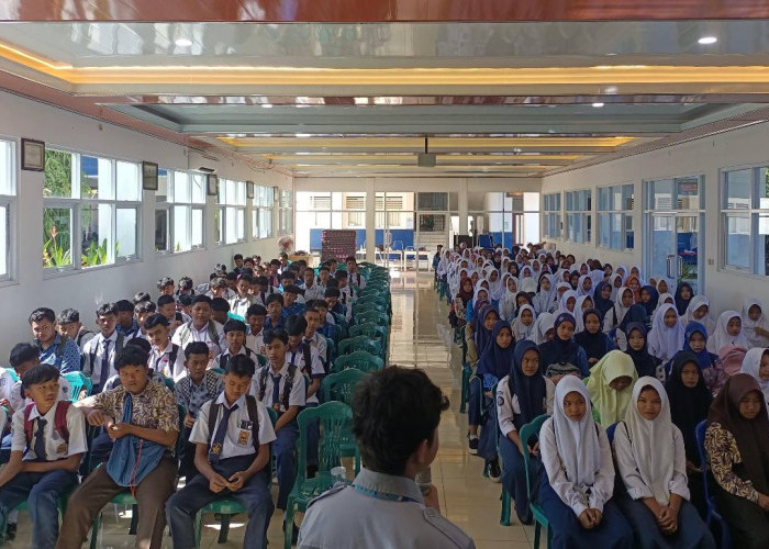 Akses Pendidikan Gratis  Diperluas, Pemprov Jateng Tampung 72.460 Siswa Miskin