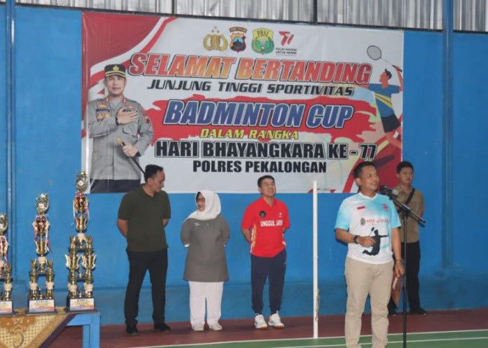 Ketua DPRD Kabupaten Pekalongan Hindun Hadiri Pembukaan Turnamen Badminton CUP Polres Pekalongan