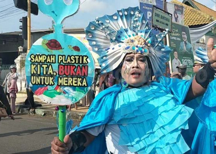 Pesan Edukatif Tangkal Hoaks Hingga Lingkungan Ramaikan Kirab Budaya