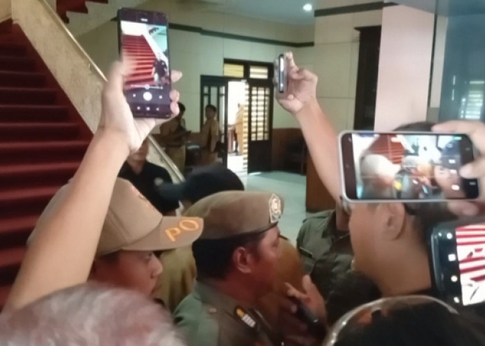 Wartawan Keluhkan Pembatasan Liputan Penyerahan SK Plt Bupati Pekalongan dan Pembinaan oleh Gubernur Jateng