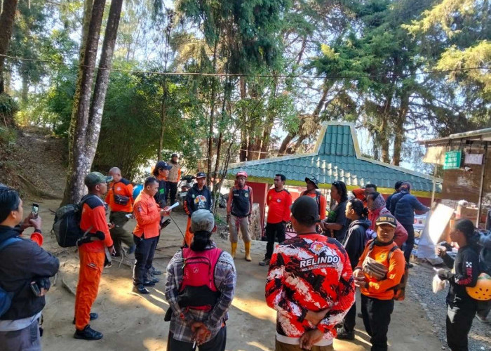 Karhutla Gunung Lawu dan Sumbing, Gubernur Ahmad Luthfi Terus Upayakan Pemadaman