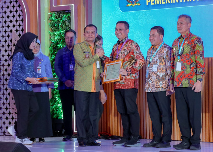  Luar Biasa! Kota Pekalongan Raih Penghargaan Pertumbuhan Investasi Asing Tertinggi se-Jawa Tengah 2025