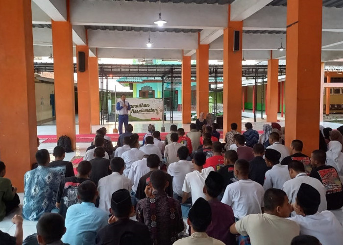 Safari Ramadhan Berbagi Keselamatan dengan Pelajar SMK/SMA
