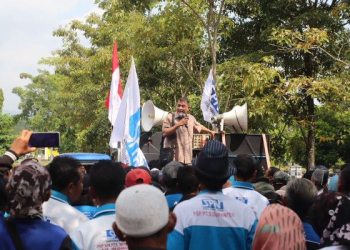 Massa Buruh Korban PHK PT Dupantex Geruduk Gedung DPRD Kabupaten Pekalongan, Ini Tuntutannya