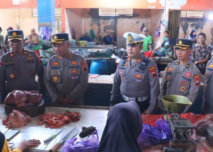 Pedagang Pasar Tradisional di Pekalongan Ngeluh Sepi, Curhat ke Kapolres Pekalongan saat Sidak Pasar Kajen