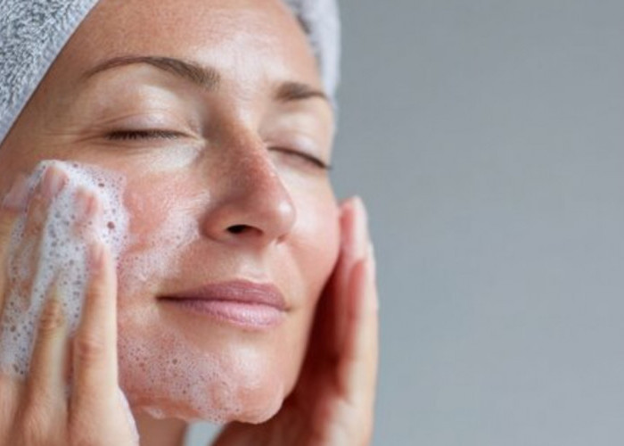 5 Sabun Cuci Muka yang Bagus Untuk Ibu Rumah Tangga, Serba Murah Meriah