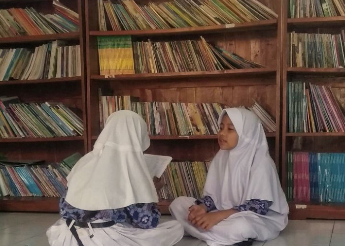 Lebih Efektif! Praktik Wudhu SDN 02 Kajen Gunakan Tutor Sebaya 