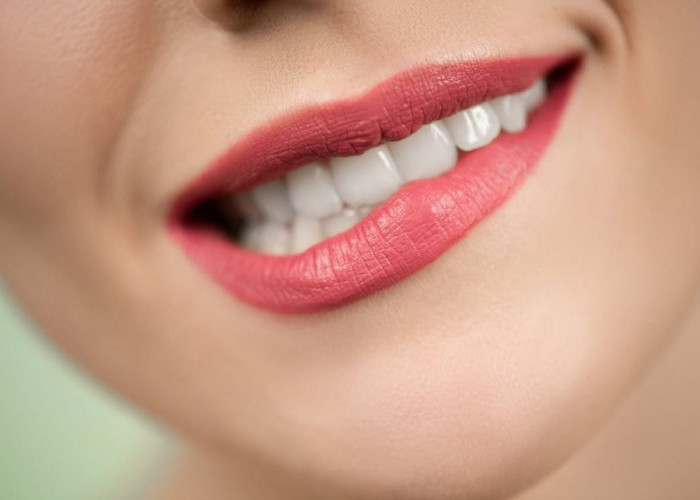 4 Lipstik yang Nggak Bikin Bibir Hitam, Nyaman Dipakai Seharian