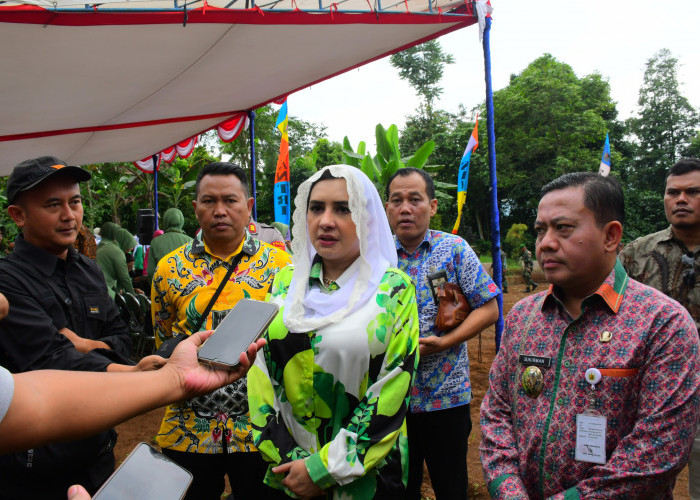 Bupati Pekalongan Fadia Arafiq Minta Warga Ikut Menjaga Jalan yang Sudah Dibangun Agar Tetap Awet