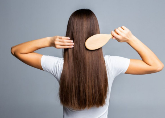 5 Cara agar rambut tebal alami, lakukan perawatan ini secara rutin di rumah!