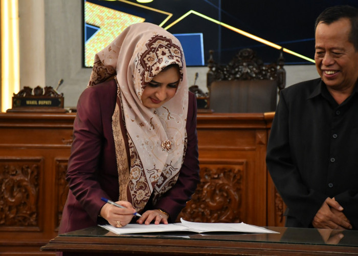 Bupati Fadia Hadiri Paripurna Persetujuan Raperda Pertanggungjawaban APBD Tahun Anggaran 2024