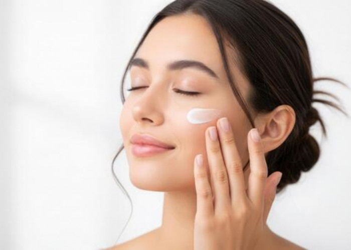 4 Rekomendasi Sunscreen untuk Kulit Kering Usia 40 Tahun Ke Atas