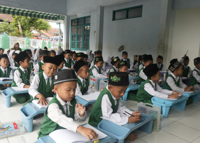 Salam Art Asah Kreativitas Siswa TK Muslimat NU Rowokembu, Sejumlah Anak Mulai Berprestasi