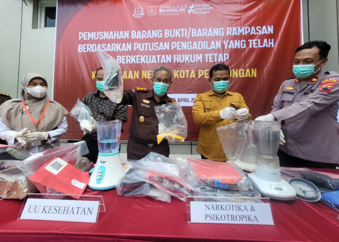 Kejari Kota Pekalongan Musnahkan Barang Bukti 27 Perkara Pidana, Narkotika Mendominasi
