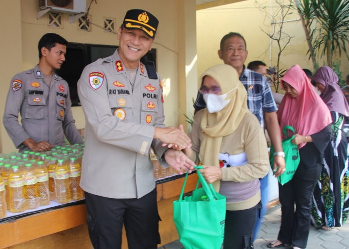 Polres Pekalongan Kota Gelar Bazar Sembako Murah, Warga Antusias Serbu Paket Rp50 Ribu