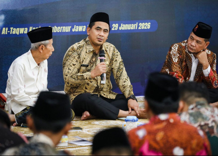 Kawal Penanganan Banjir di Pekalongan, Wagub Jateng Pastikan Kelayakan Fasilitas Bagi Pengungsi