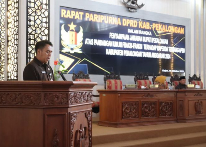 Rapat Paripurna DPRD Kabupaten Pekalongan Molor 1,5 Jam, Bupati Pekalongan Diwakili Sekda
