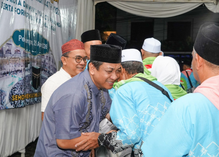 Wali Kota Pekalongan Lepas 210 Jamaah Haji Kloter 14 SOC, Doakan Selamat dan Mabrur