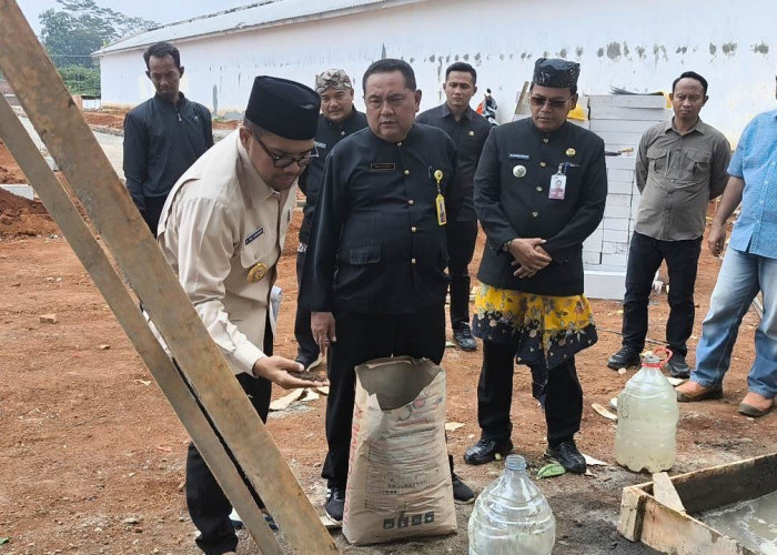 Sidak Pembangunan Alun-Alun Bandar, Bupati Batang Optimis Tepat Waktu dan Beri Dua Catatan
