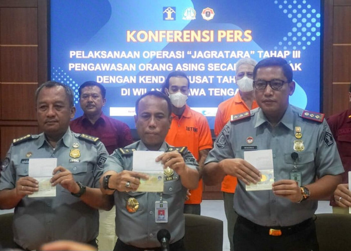 Gelar Operasi JAGRATARA Tahap III, Keimigrasian Jateng Amankan 11 WNA