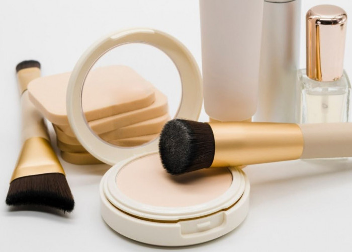 4 Merk Cushion untuk Menyamarkan Flek Hitam Saat Lebaran yang Bikin Wajah Cerah Merata 