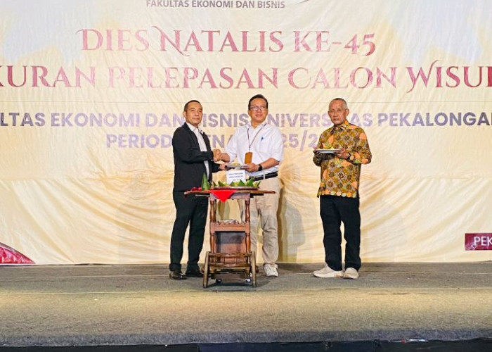 Luluskan 340 Mahasiswa, FEB Unikal Siapkan Alumni Unggul Hadapi Tantangan Global dan Era AI