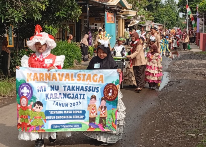 Karnaval Siaga pangkalan MI NU Takhassus Karangjati, Tampilkan Kreativitas Daur Ulang & Peran Aktif Wali Murid