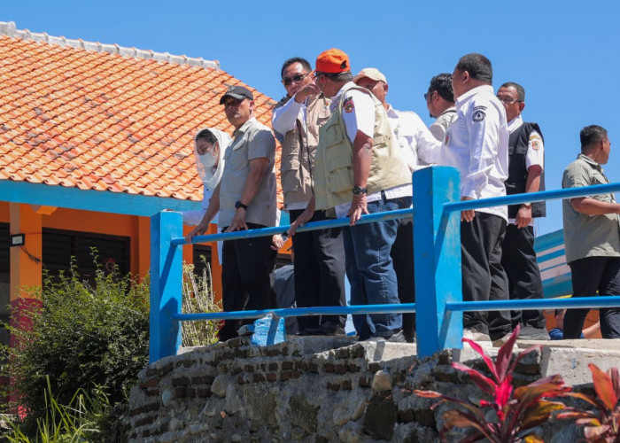 Gubernur Ahmad Luthfi Minta Percepat Penanganan Longsor Brebes